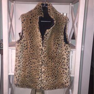 Cozy leopard print vest